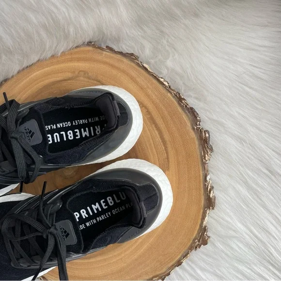 LIKE NEW Adidas Ultraboost black sneakers